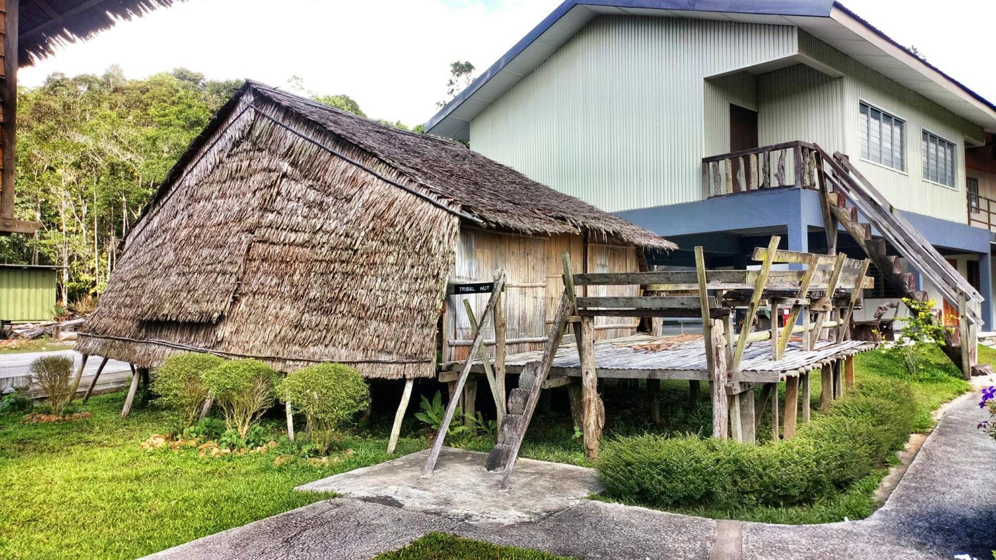 Borneo Tribal Village Lodge