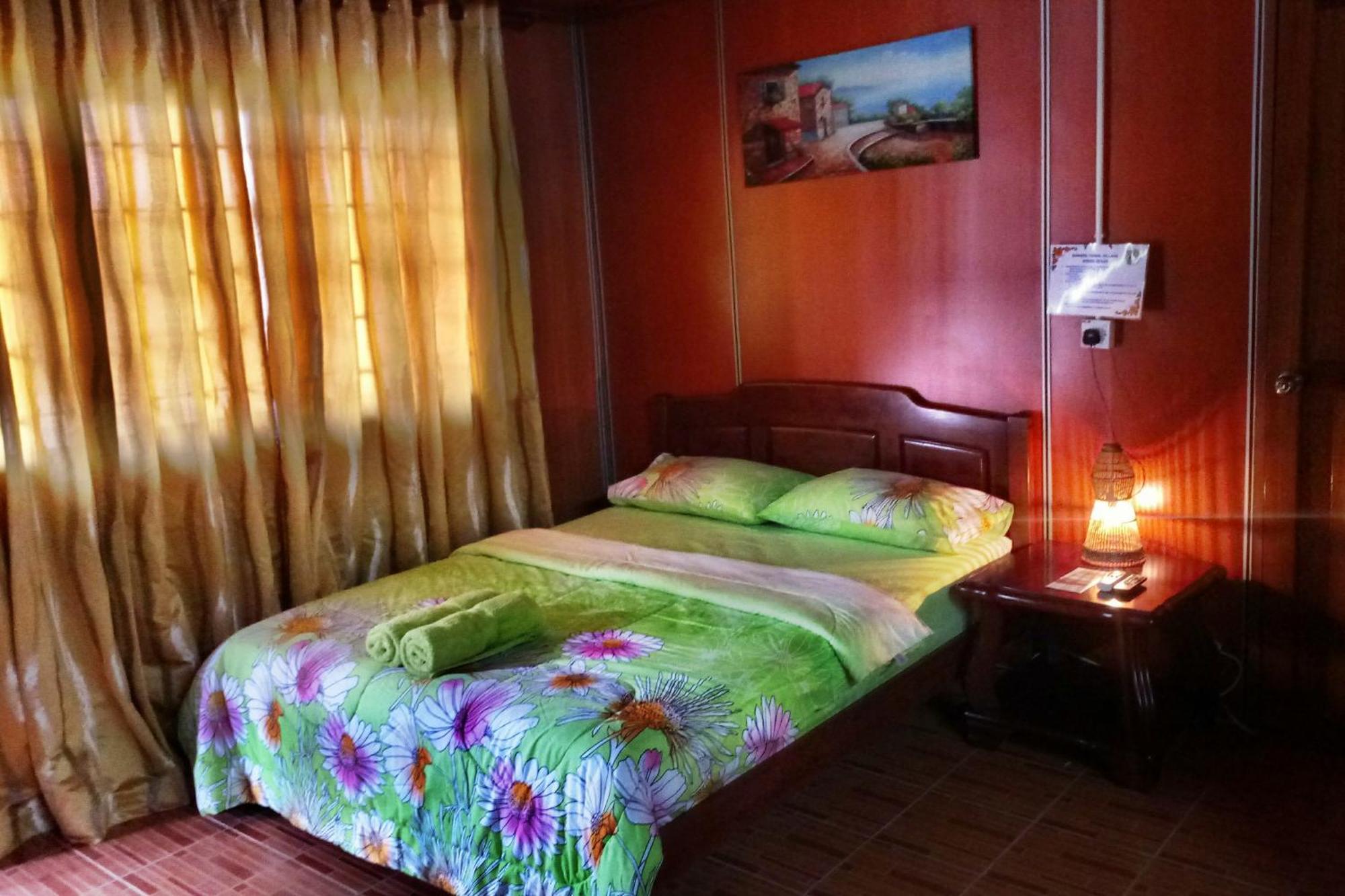 Borneo Tribal Village Lodge *